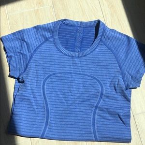 Lululemon Size 4 Blue Top
